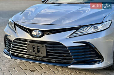 Седан Toyota Camry 2022 в Ровно