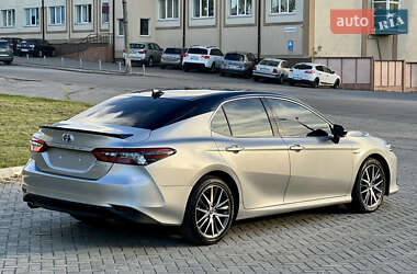 Седан Toyota Camry 2022 в Ровно