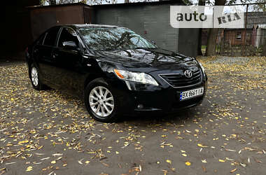 Седан Toyota Camry 2008 в Хмельницком