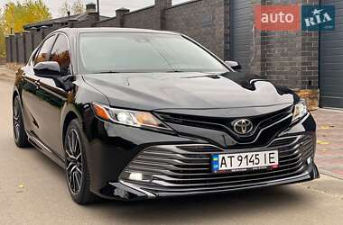 Седан Toyota Camry 2017 в Києві