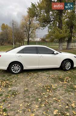 Седан Toyota Camry 2013 в Зачепиловке