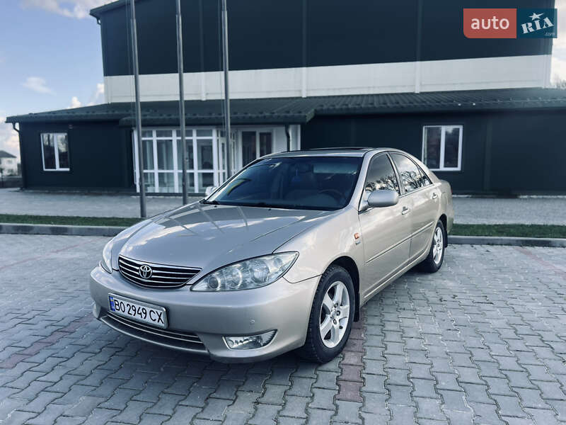 Седан Toyota Camry 2005 в Збараже