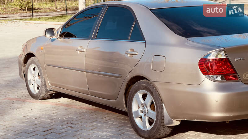 Седан Toyota Camry 2005 в Збараже