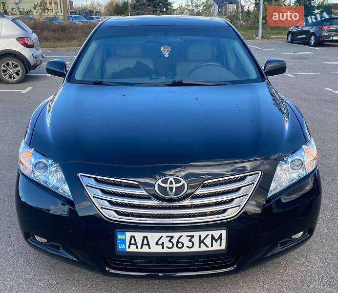 Седан Toyota Camry 2007 в Киеве