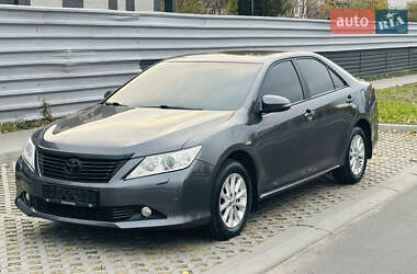 Седан Toyota Camry 2012 в Києві