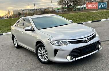 Седан Toyota Camry 2016 в Києві