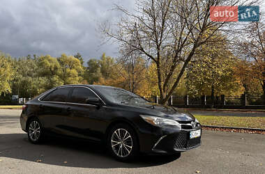 Седан Toyota Camry 2015 в Киеве