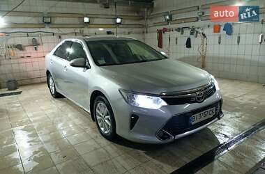 Седан Toyota Camry 2017 в Киеве