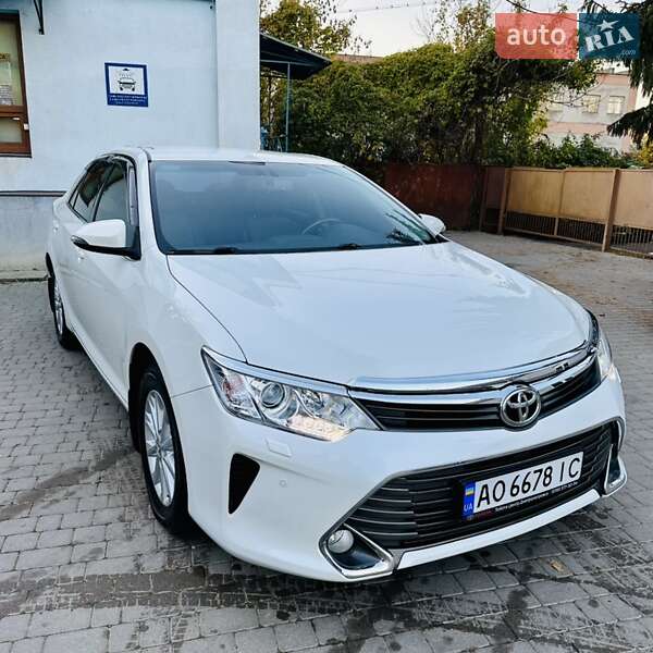Toyota Camry 2015