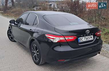 Седан Toyota Camry 2018 в Львове