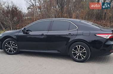 Седан Toyota Camry 2018 в Львове