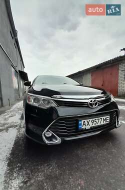 Седан Toyota Camry 2017 в Харкові