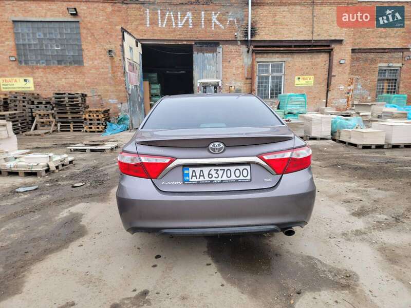 Седан Toyota Camry 2015 в Полтаві