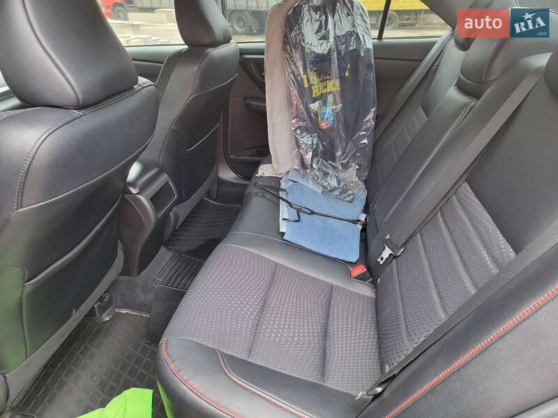 Седан Toyota Camry 2015 в Полтаві