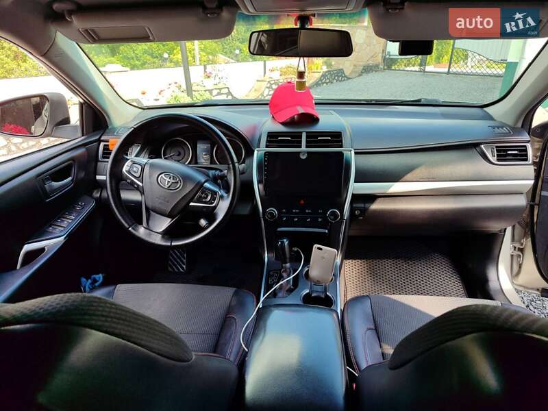 Седан Toyota Camry 2016 в Тернополі