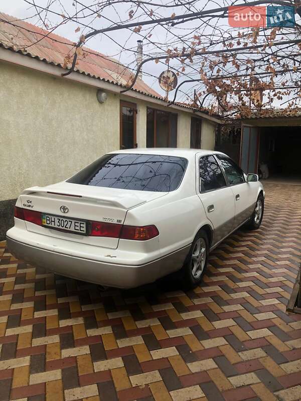 Седан Toyota Camry 2000 в Одессе