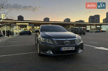 Седан Toyota Camry 2011 в Киеве