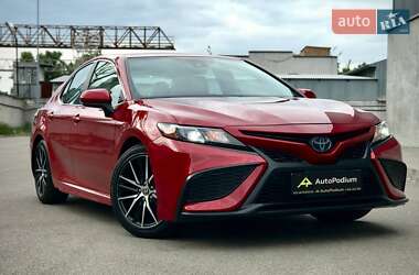 Седан Toyota Camry 2021 в Киеве