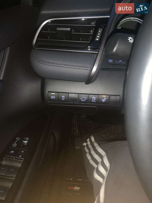 Седан Toyota Camry 2022 в Хмельницькому