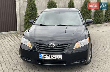 Седан Toyota Camry 2008 в Сарнах