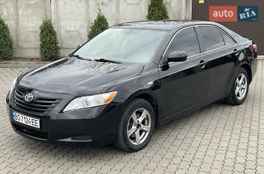 Седан Toyota Camry 2008 в Сарнах