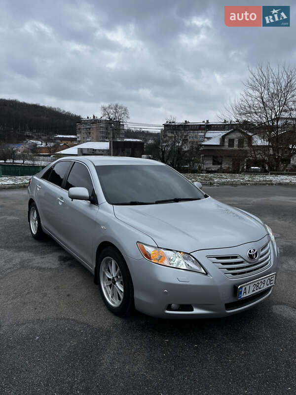 Седан Toyota Camry 2008 в Обухове