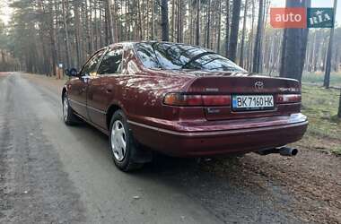 Седан Toyota Camry 1999 в 