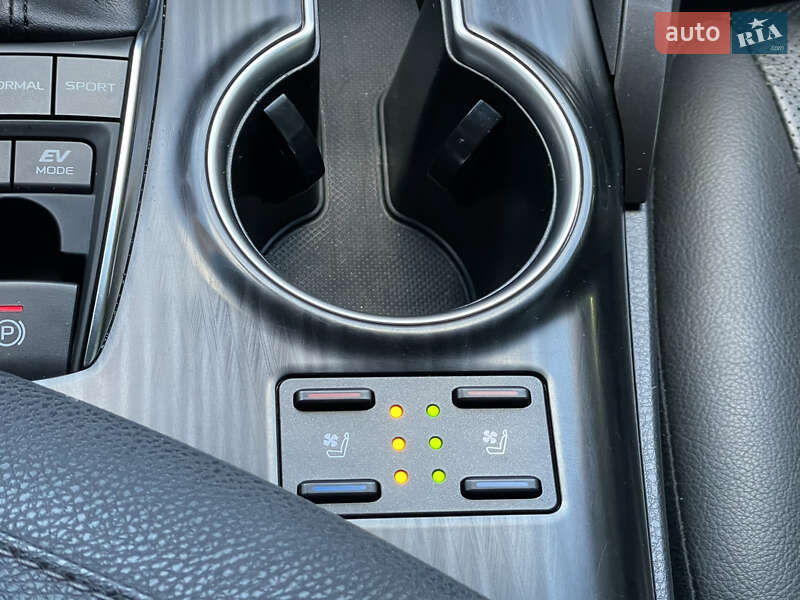 Седан Toyota Camry 2021 в Одесі