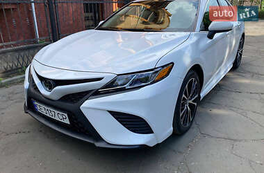 Седан Toyota Camry 2019 в Черновцах