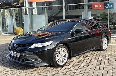 Седан Toyota Camry 2020 в Луцке