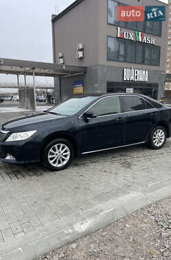 Седан Toyota Camry 2012 в Києві