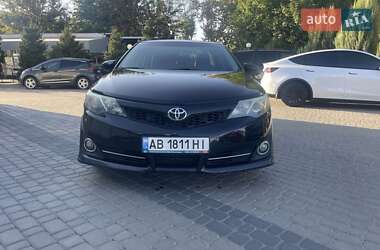 Седан Toyota Camry 2014 в Виннице