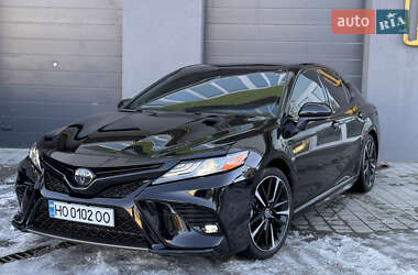 Седан Toyota Camry 2020 в Тернополе