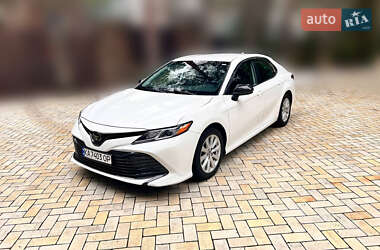 Седан Toyota Camry 2018 в Козине