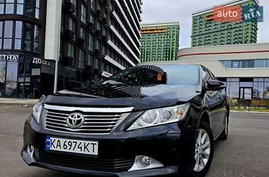 Седан Toyota Camry 2012 в Києві