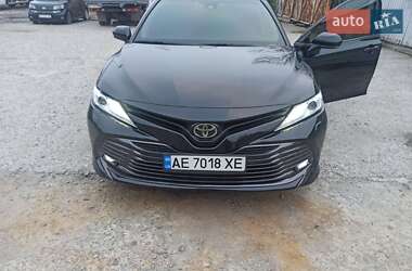 Седан Toyota Camry 2018 в Дніпрі