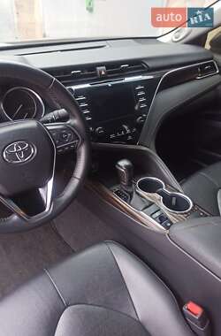 Седан Toyota Camry 2018 в Дніпрі