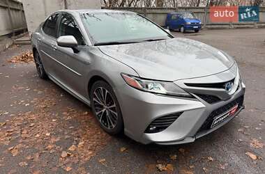 Седан Toyota Camry 2019 в Києві