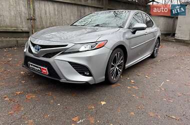 Toyota Camry 2019