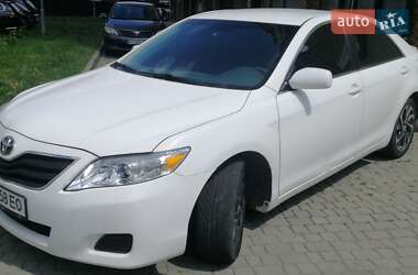 Седан Toyota Camry 2010 в Івано-Франківську