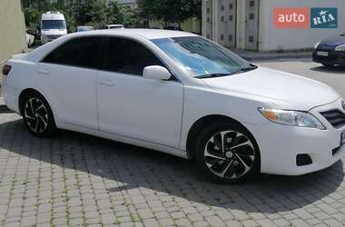 Седан Toyota Camry 2010 в Івано-Франківську