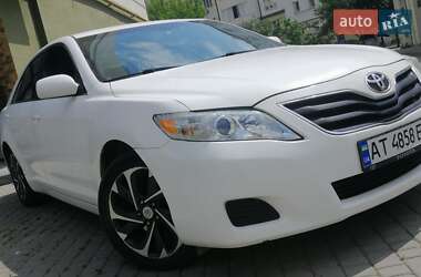 Седан Toyota Camry 2010 в Івано-Франківську