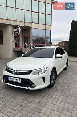 Седан Toyota Camry 2016 в Запоріжжі