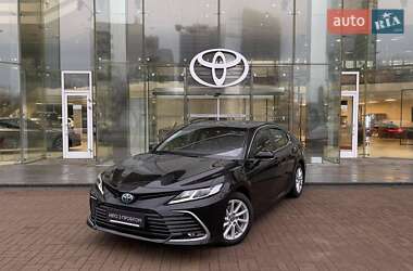 Седан Toyota Camry 2022 в Києві