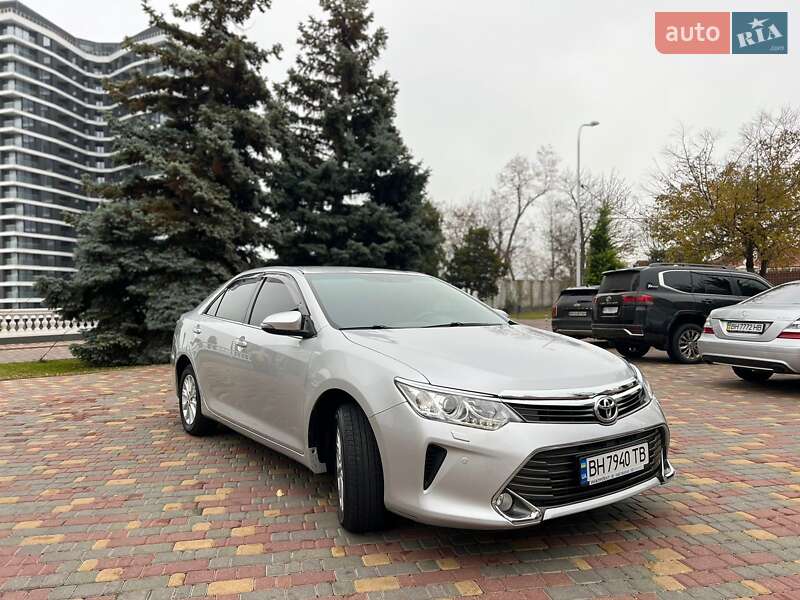 Седан Toyota Camry 2015 в Одессе