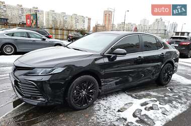 Седан Toyota Camry 2024 в Києві