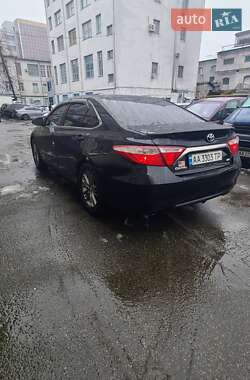 Седан Toyota Camry 2015 в Киеве