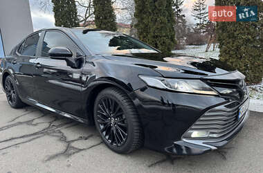 Седан Toyota Camry 2020 в Києві