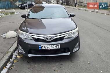 Седан Toyota Camry 2013 в Києві