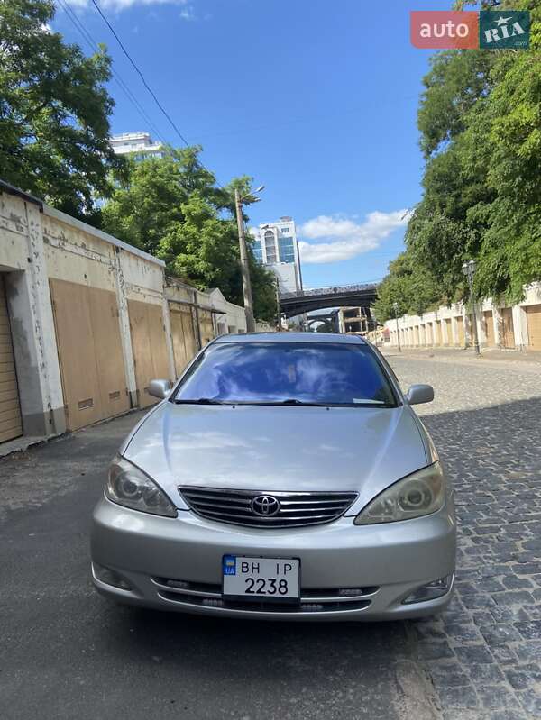 Toyota Camry 2004